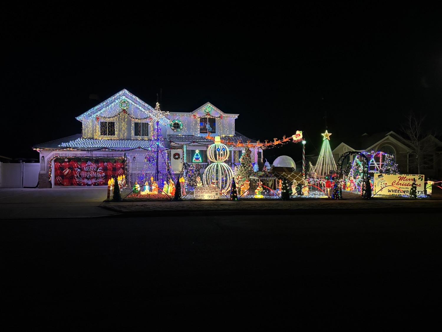 Wheelwright Wonderland, Christmas lights in Bountiful, UT (photo 1)