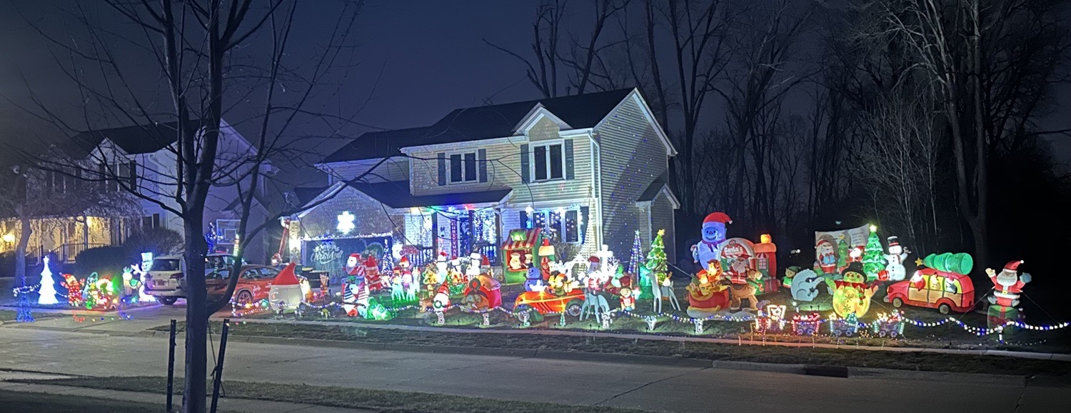 Holidays At The Hendersons, Christmas lights in Urbandale, IA (photo 1)