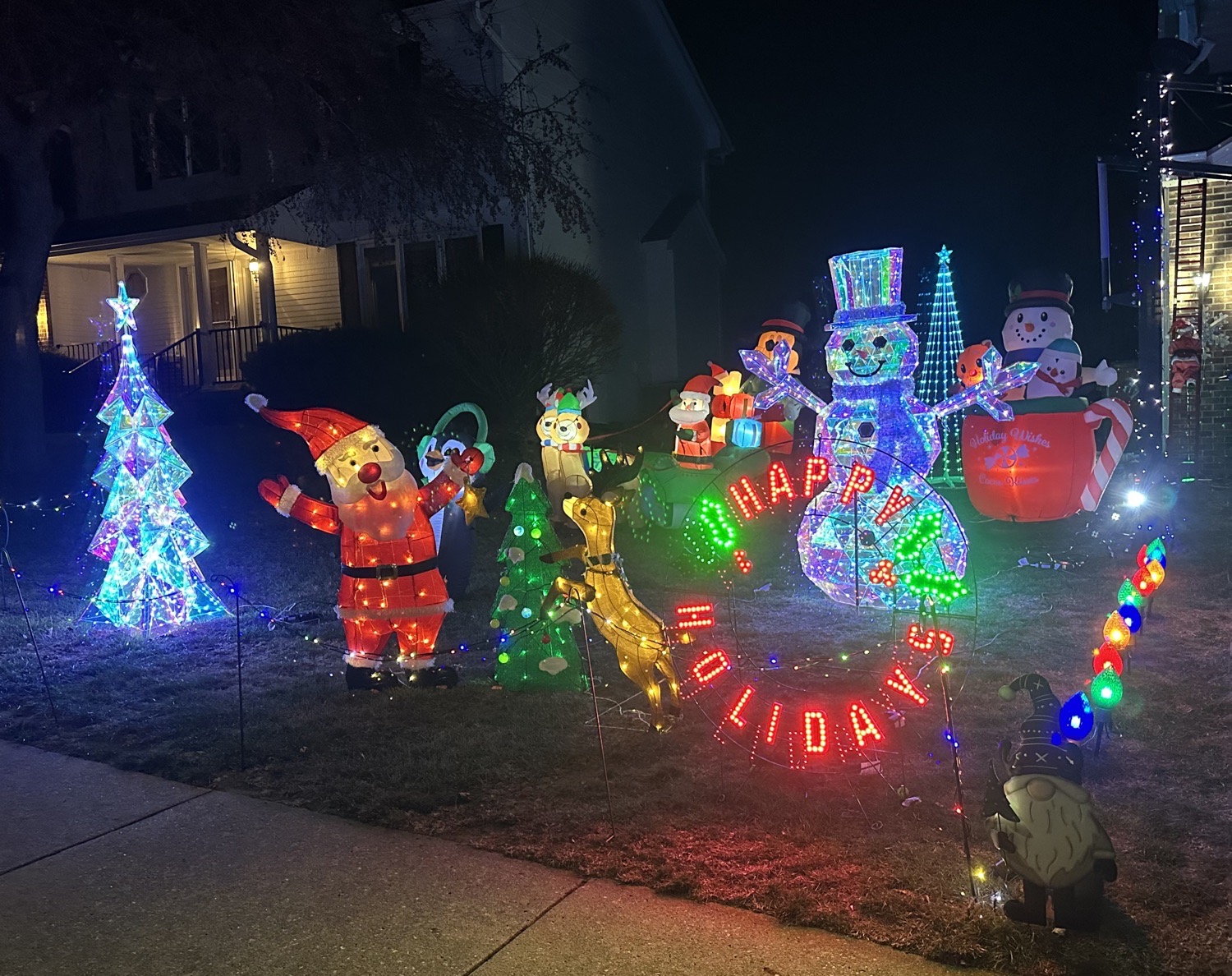 Holidays At The Hendersons, Christmas lights in Urbandale, IA (photo 5)