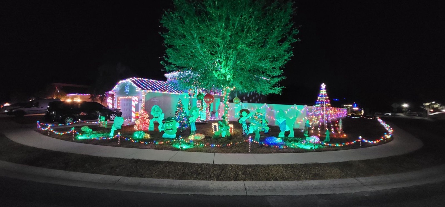 Younciak Christmas Display, Christmas lights in Hudson, FL (photo 1)
