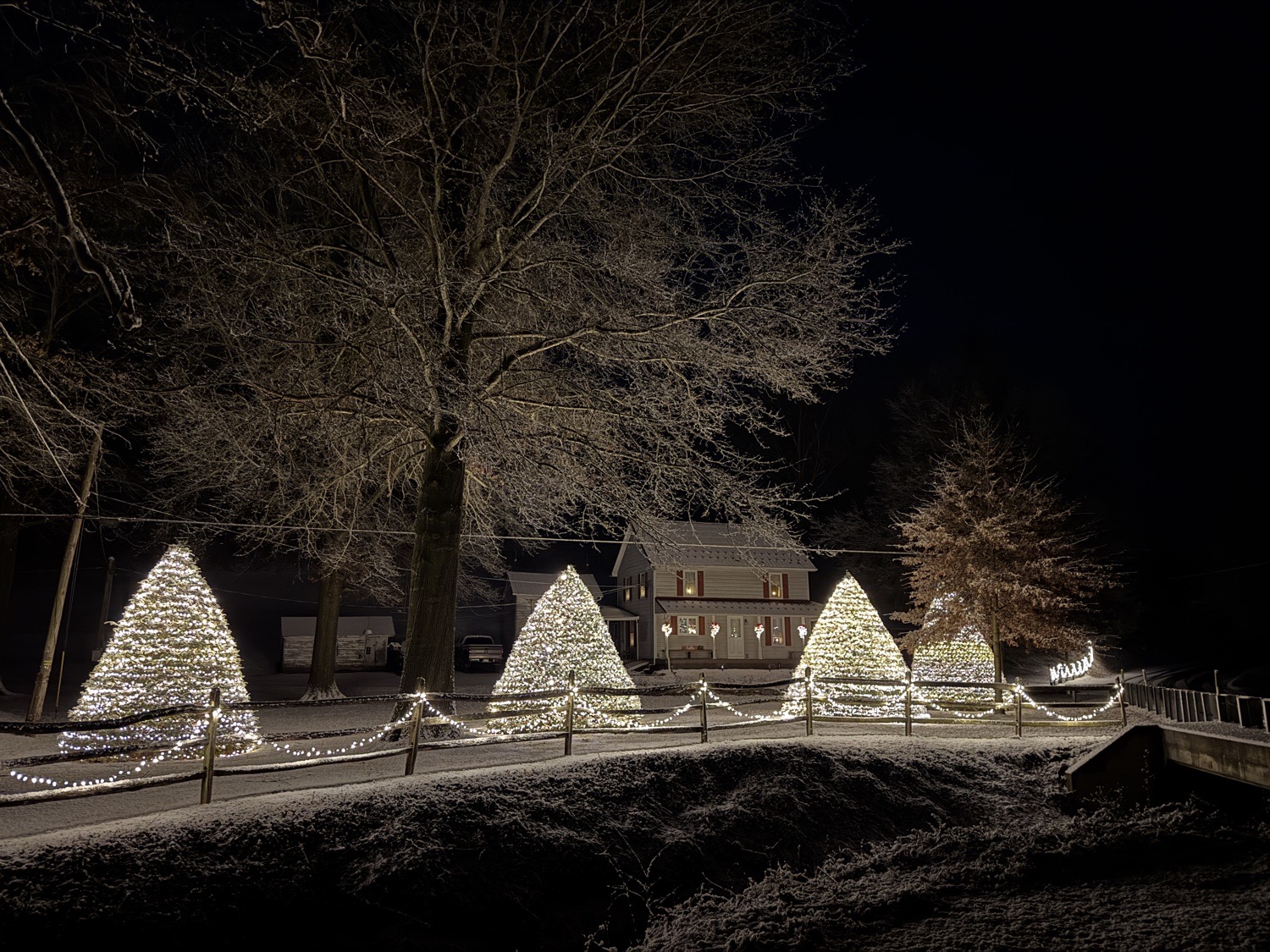 Classic Christmas, Christmas lights in Sunbury, PA (photo 3)