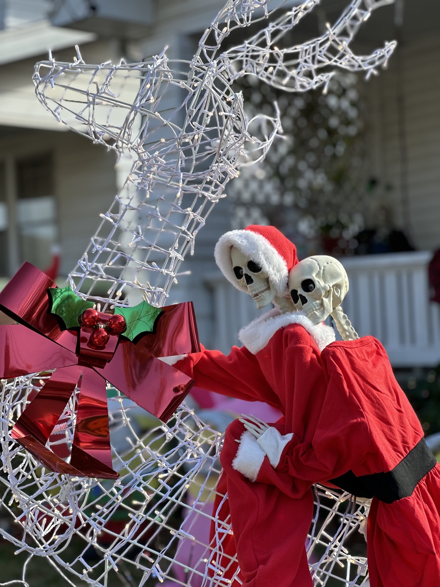 Wahl House On Barker, Christmas lights in West Peoria, IL (photo 1)