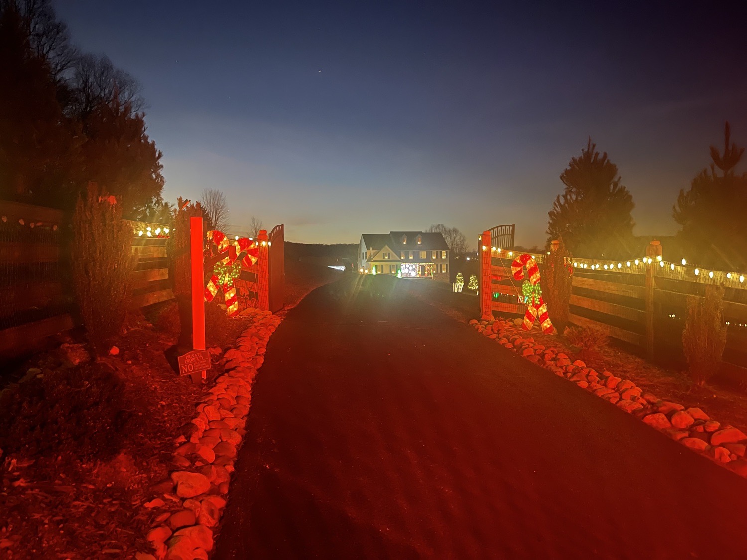 Yoder Road, Christmas lights in Elverson, PA (photo 2)