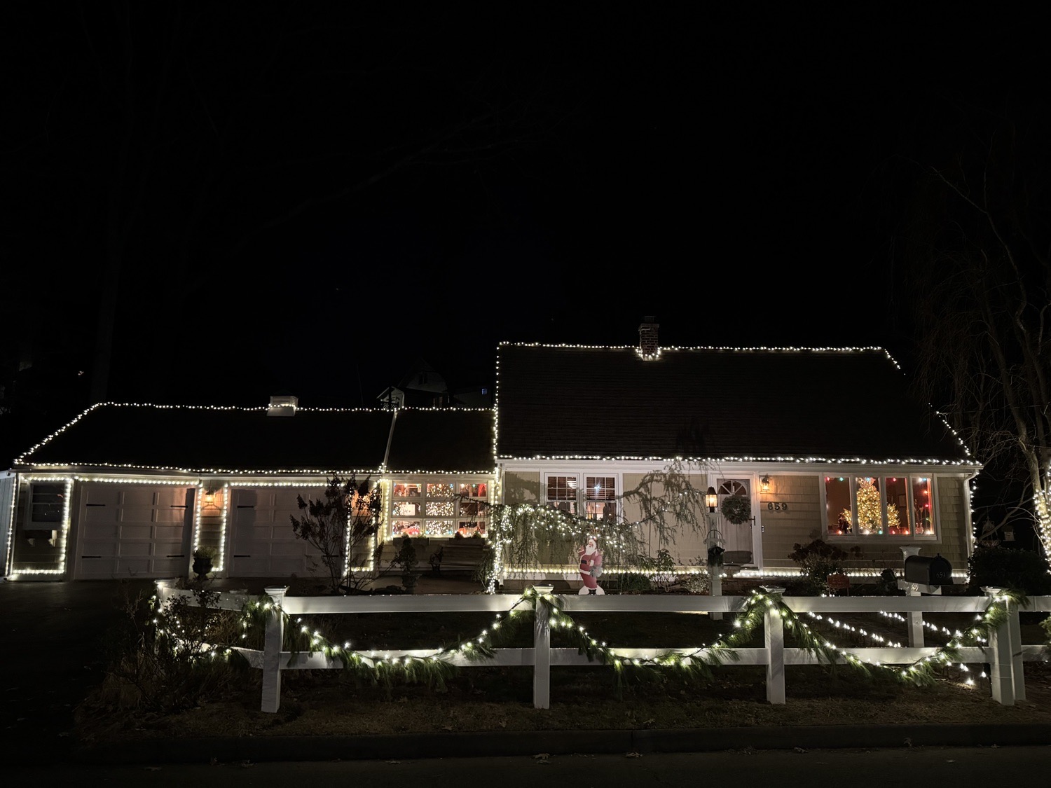 Bradley Street East Haven, Christmas lights in East Haven, CT (photo 4)