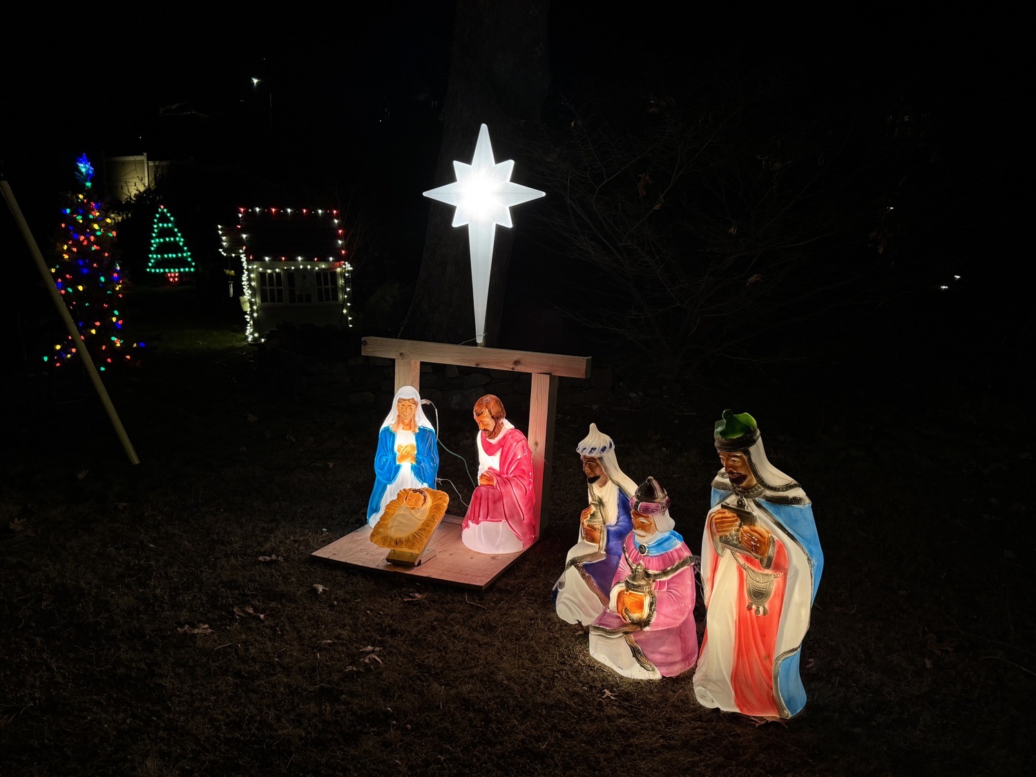 Bradley Street East Haven, Christmas lights in East Haven, CT (photo 5)