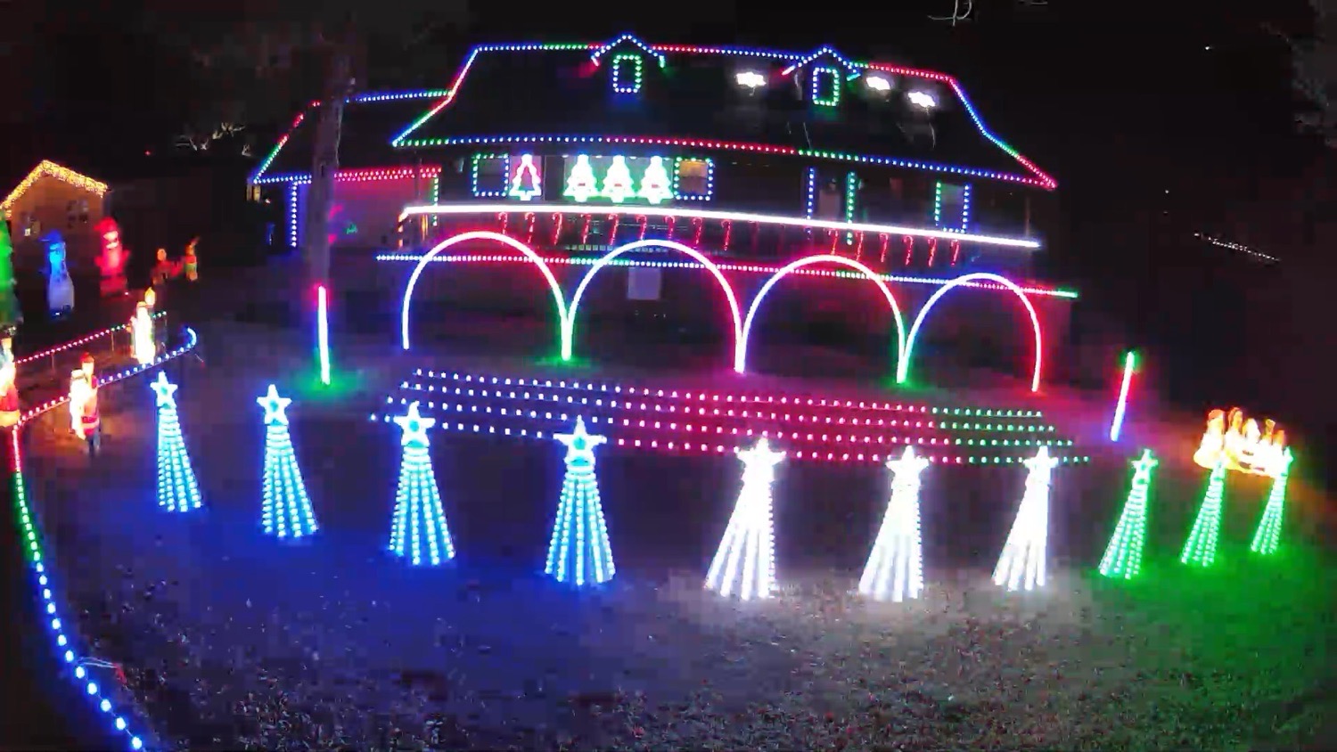 Bennett Christmas Lights, Christmas lights in Branson, MO (photo 1)