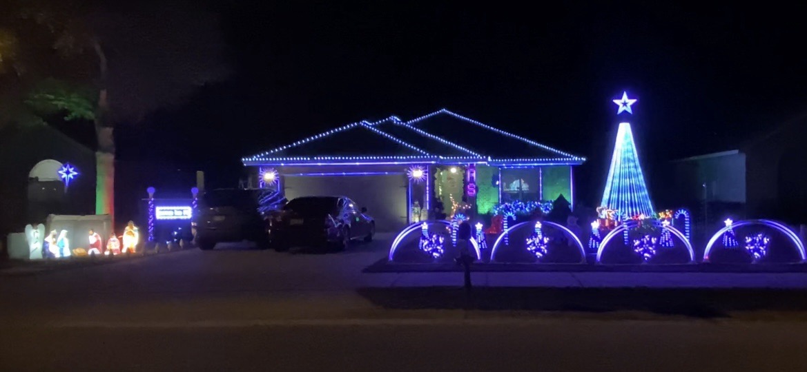 Raintree Family Lights, Christmas lights in Gulf Shores, AL (photo 1)