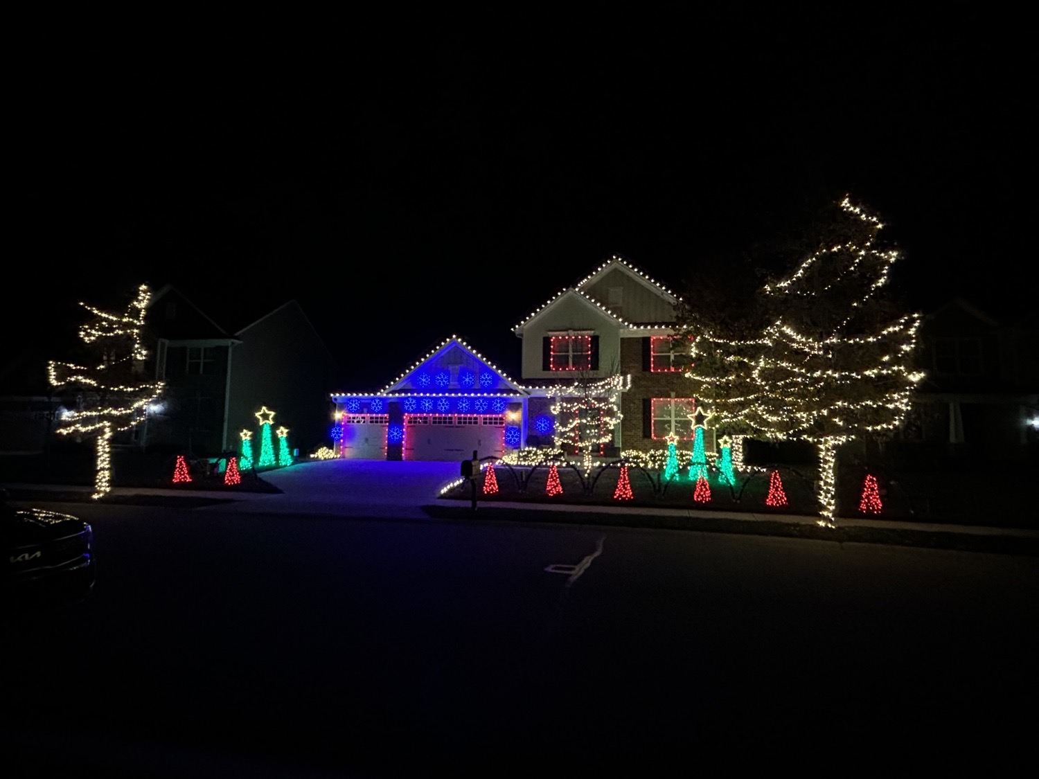 Lights on Shakespeare, Christmas lights in Fishers, IN (photo 1)