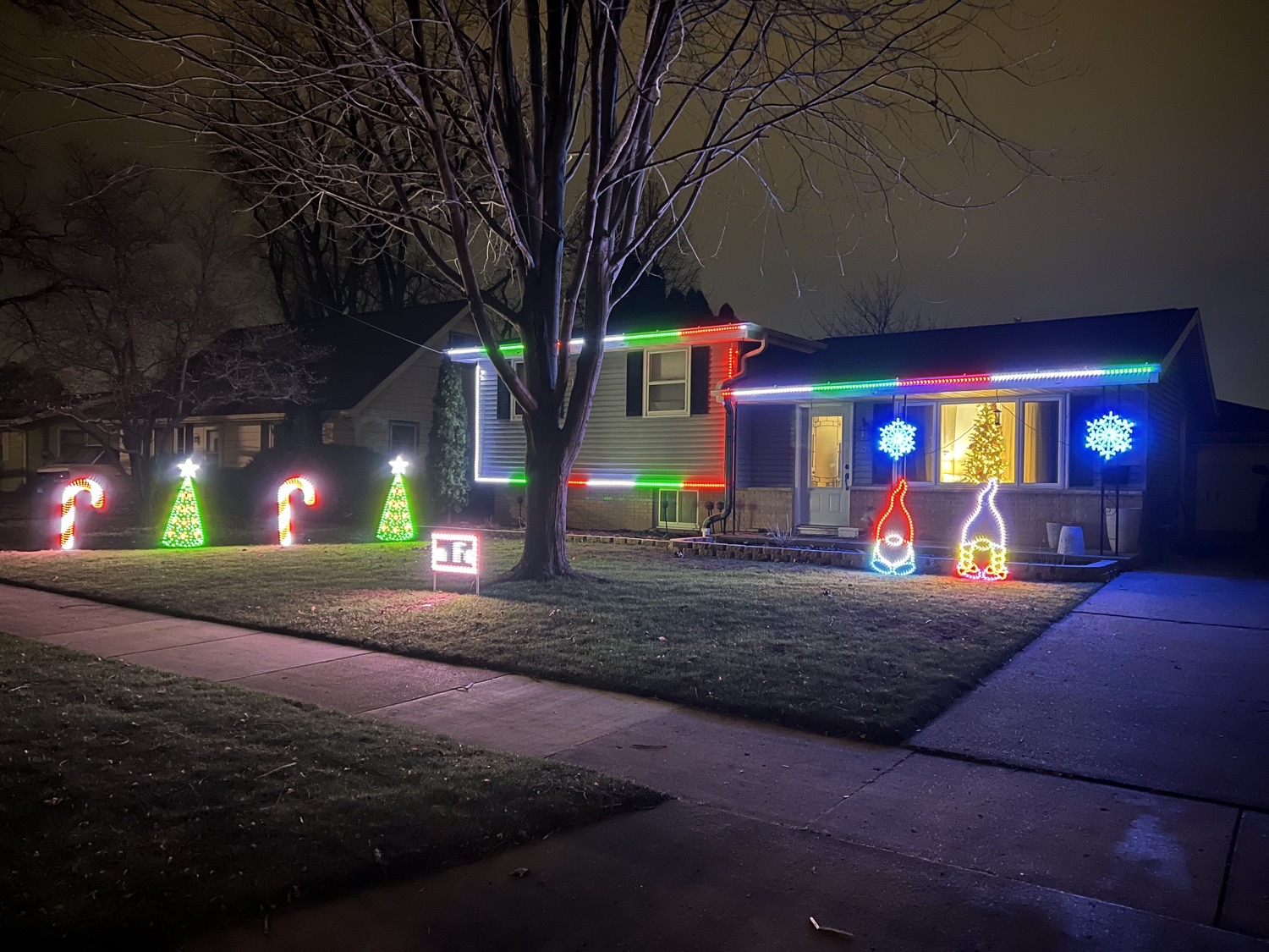 Tadych Holiday Light Show, Christmas lights in Oshkosh, WI (photo 1)