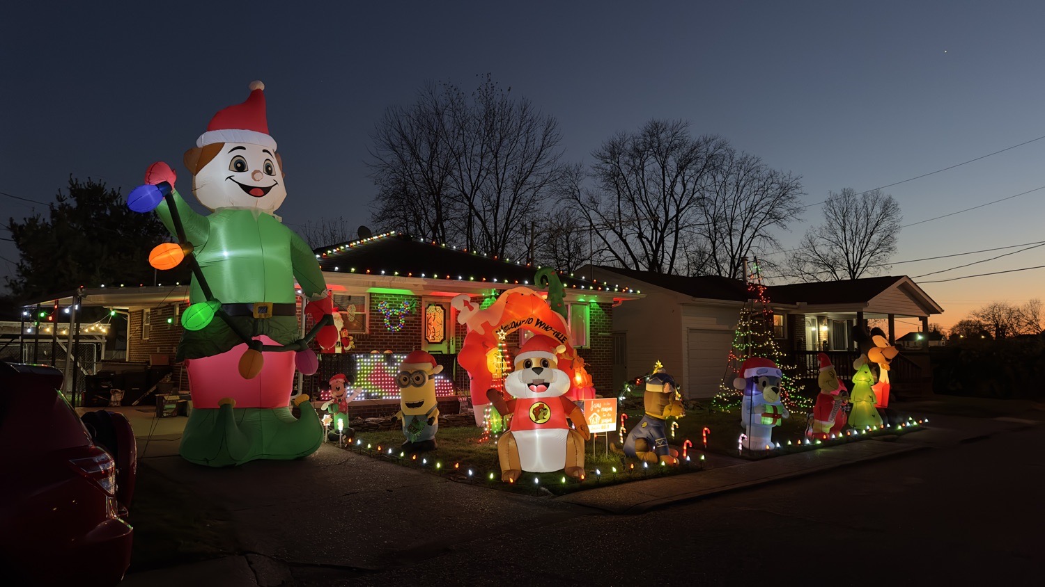 QUEEN FAMILY LIGHT SHOW, Christmas lights in Gallipolis, OH (photo 1)