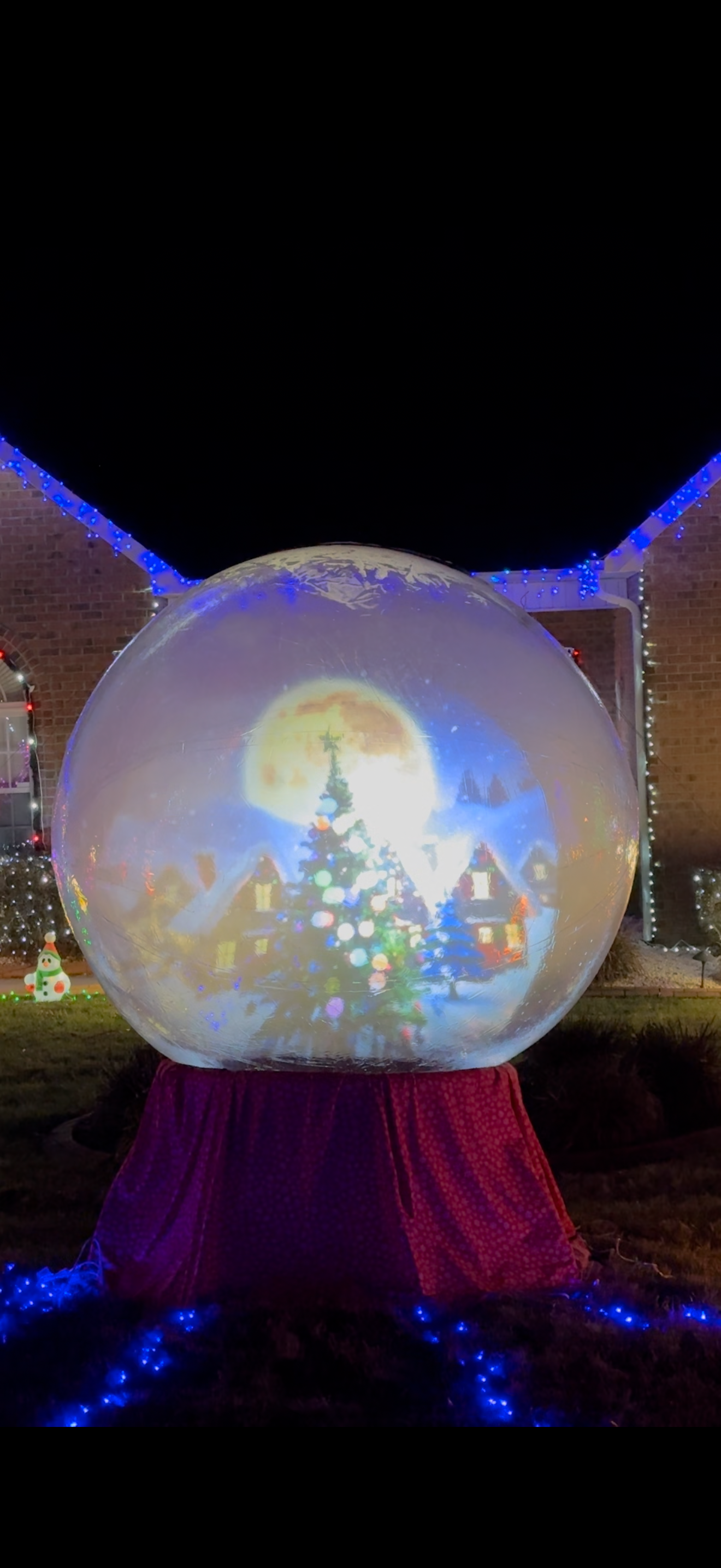 Velez light display, Christmas lights in Statesville, NC (photo 1)