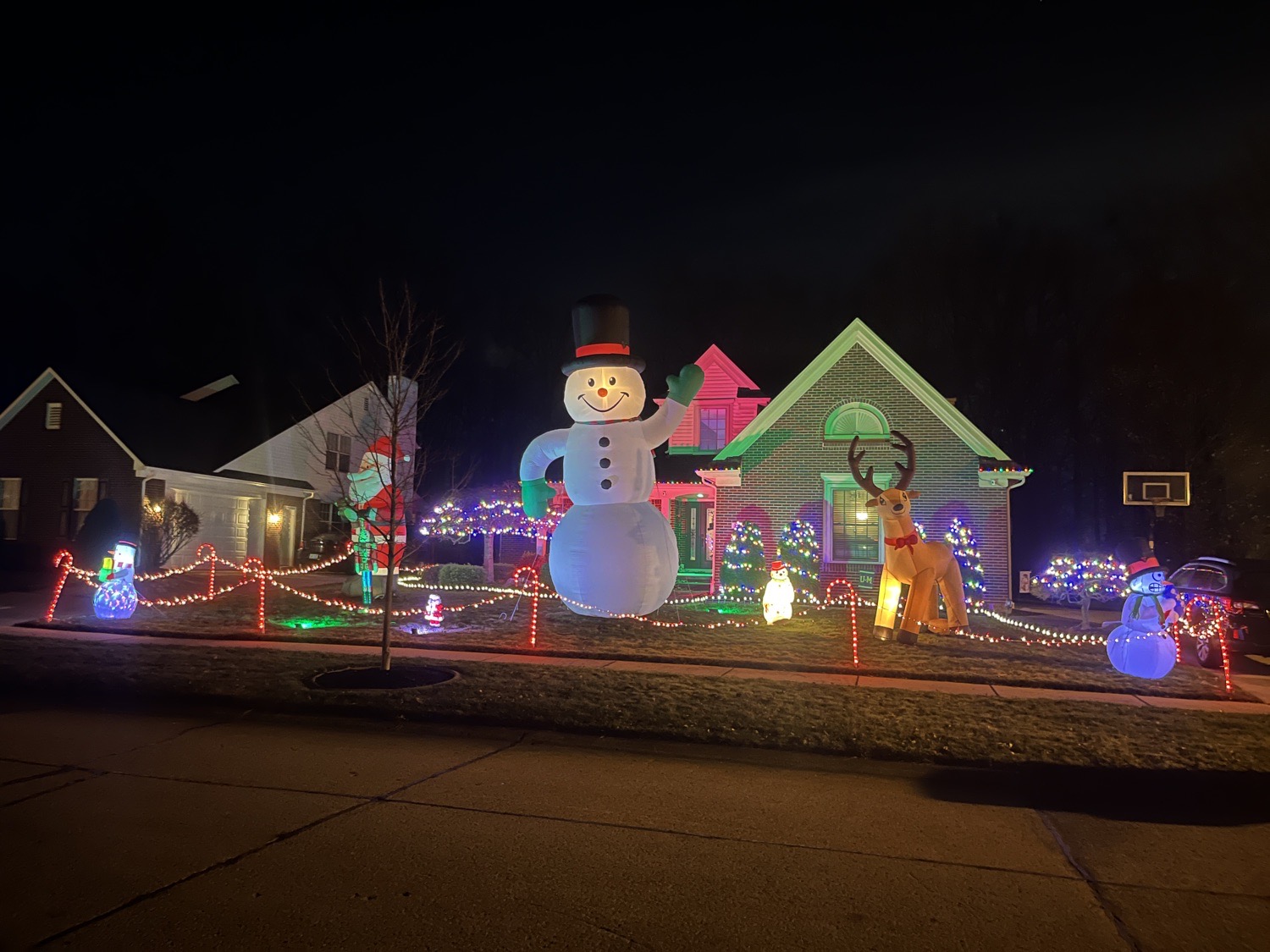 Christmas on Hunter Lane, Christmas lights in Flat Rock, MI (photo 1)