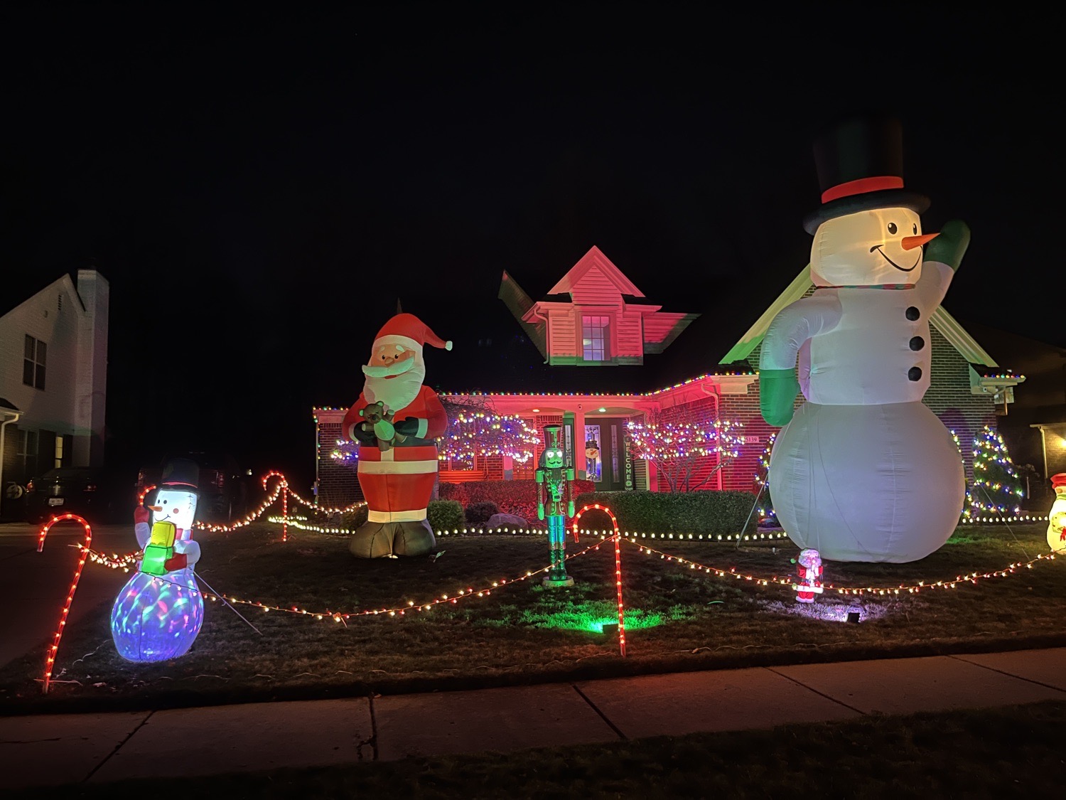 Christmas on Hunter Lane, Christmas lights in Flat Rock, MI (photo 2)