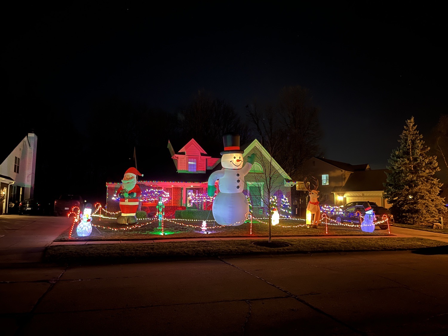Christmas on Hunter Lane, Christmas lights in Flat Rock, MI (photo 4)