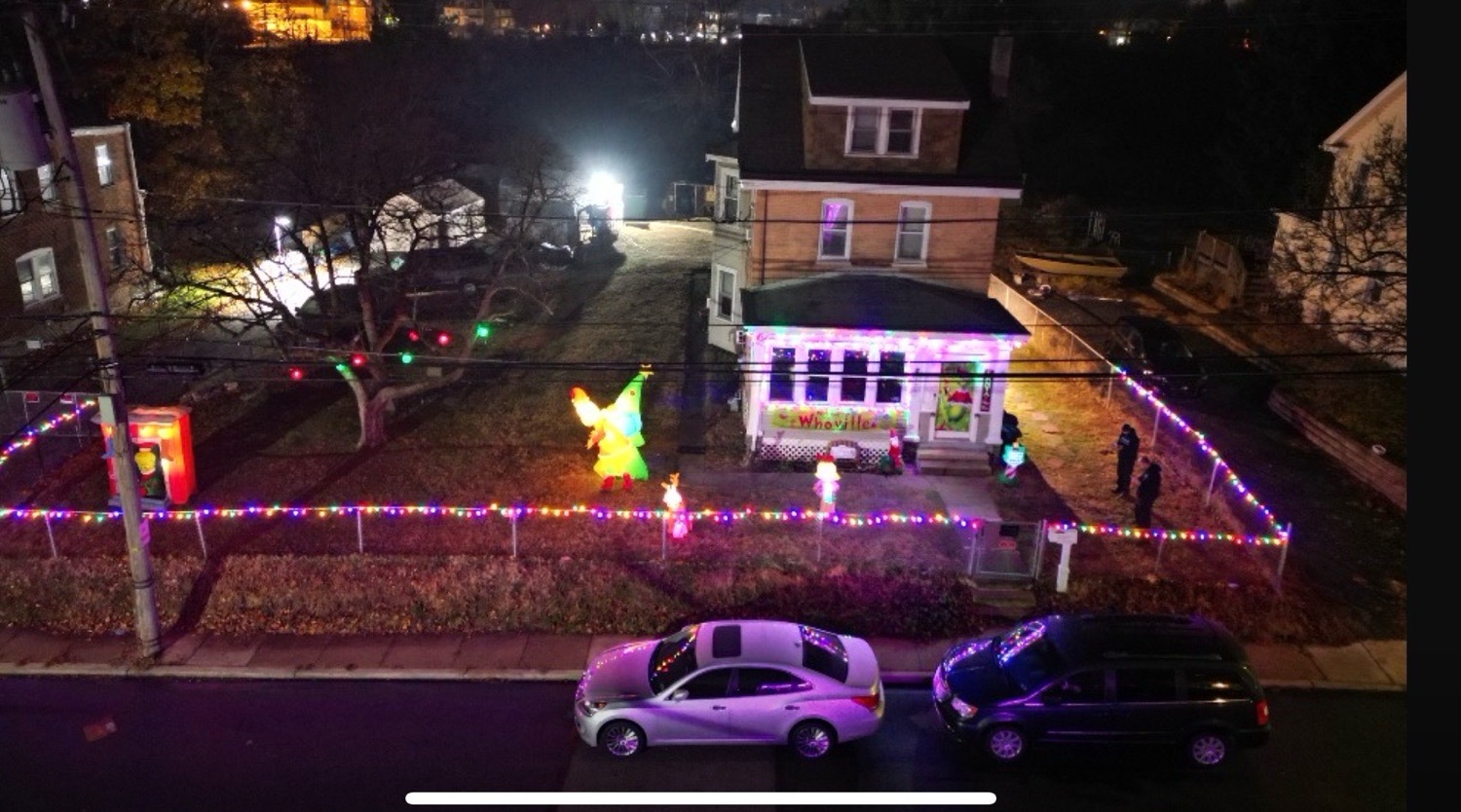 Merry Christmas Grinches!, Christmas lights in Crum lynne, PA (photo 1)