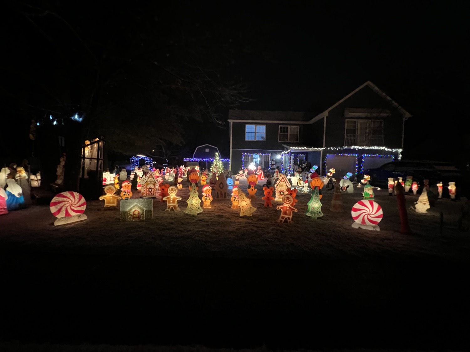 Scotto’s Christmas Wonderland, Christmas lights in Englishtown, NJ (photo 1)