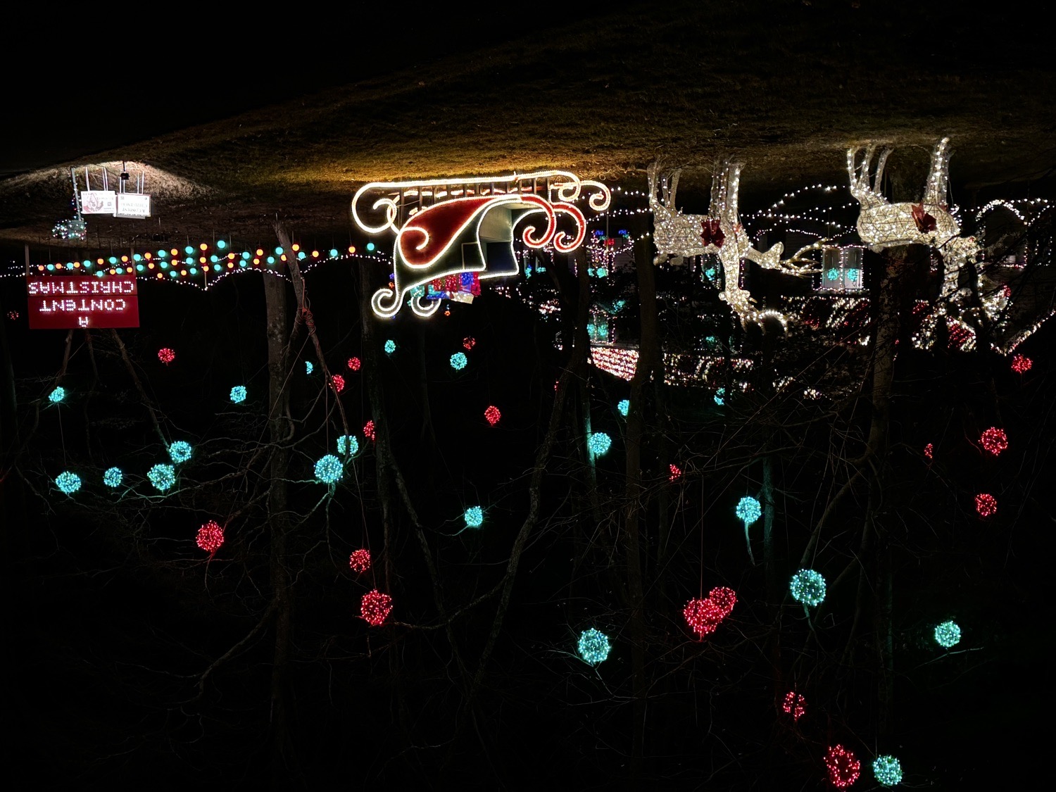 A Content Christmas, Christmas lights in Reisterstown, MD (photo 2)