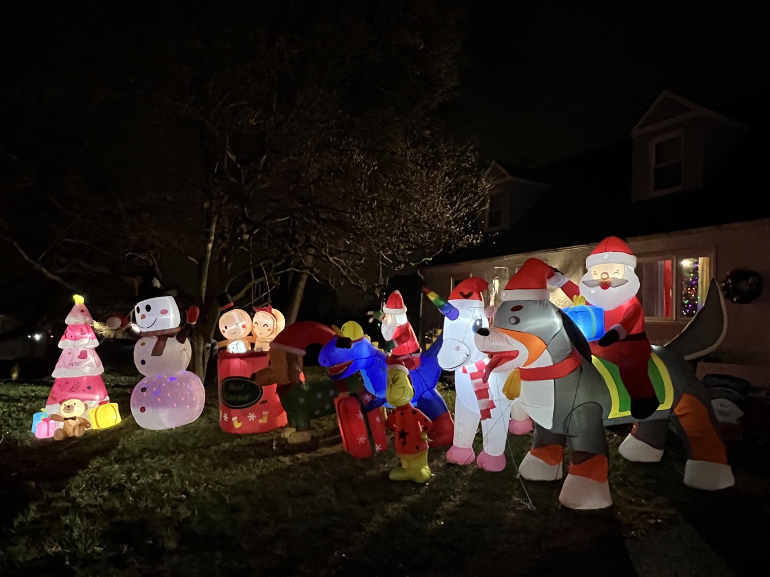 Christmas on the Cloverleaf!, Christmas lights in Media, PA (photo 1)