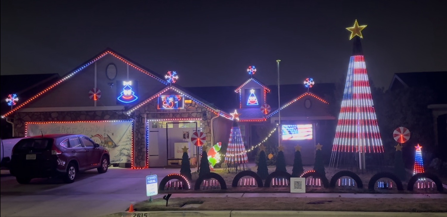 The Ramos Family Wild Lights, Christmas lights in Tulare, CA (photo 5)