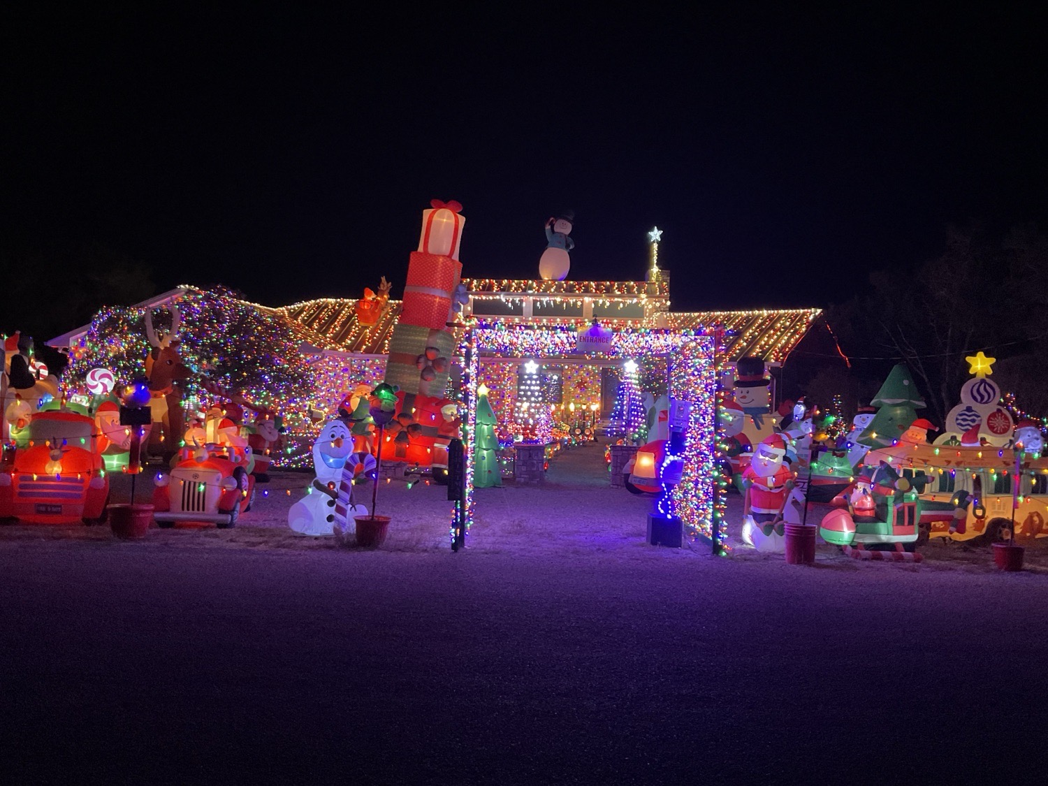 Errington Family Christmas, Christmas lights in Kerrville, TX (photo 1)