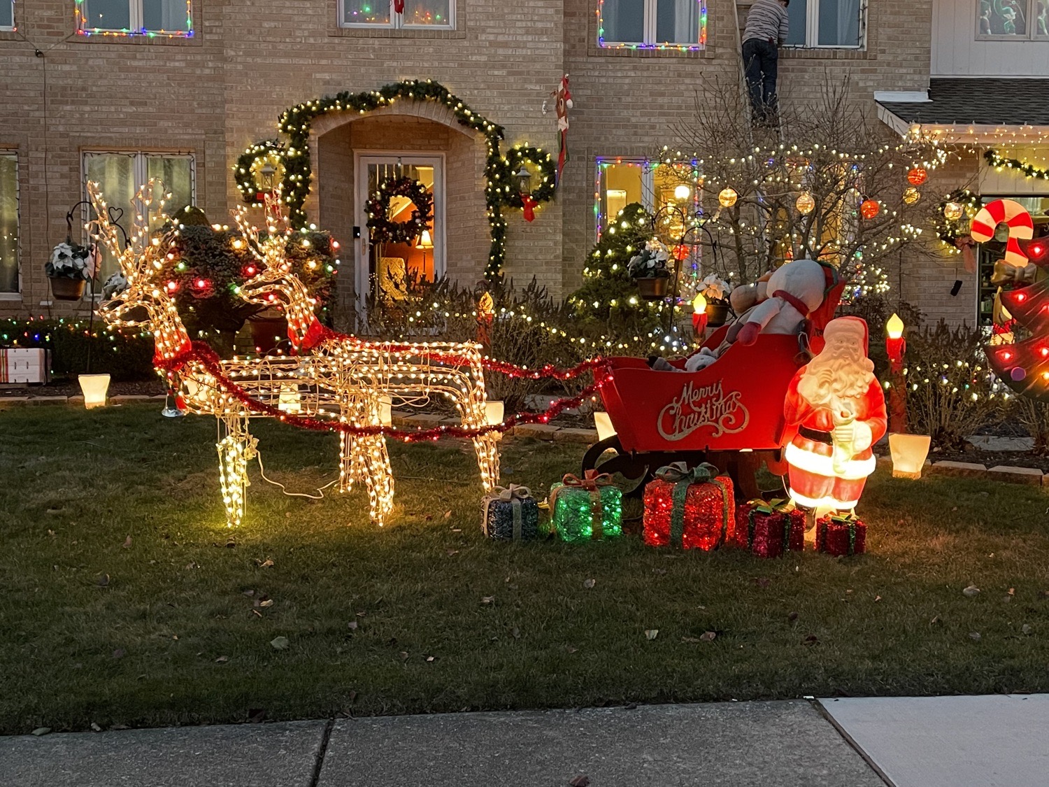 Maher’s Magical Christmas House, Christmas lights in Orland Park, IL (photo 2)