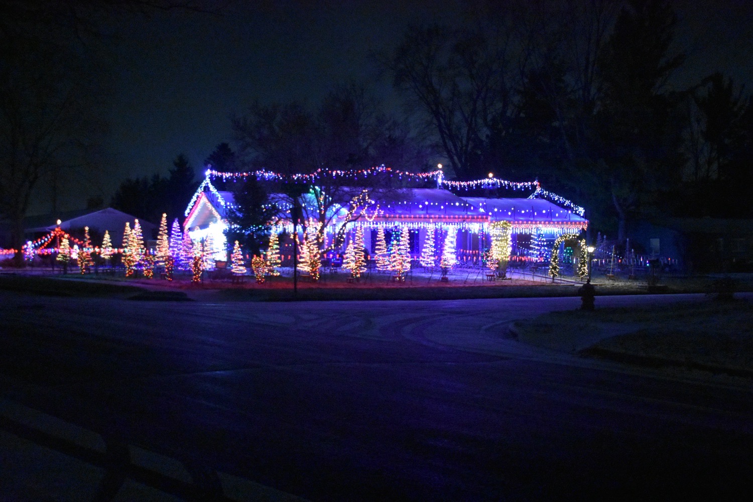 Christmas House, Christmas lights in Okemos, MI (photo 1)