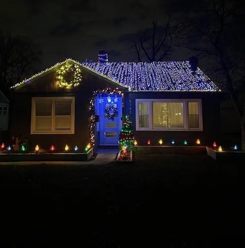 Cozy Cabin, Christmas lights in Oak Lawn, IL (photo 1)