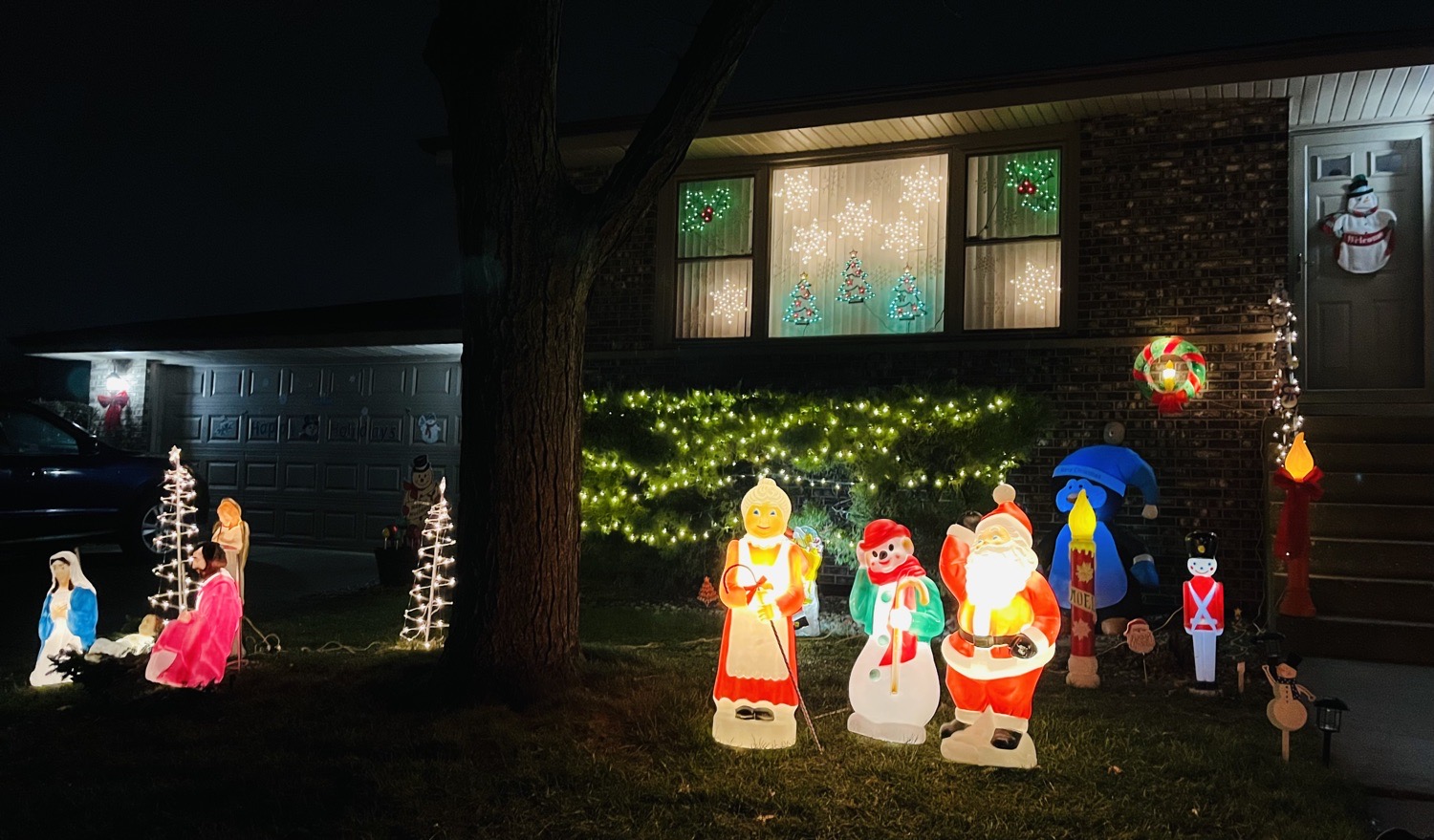 Candyland On Lori Lane, Christmas lights in Orland Park, IL (photo 2)