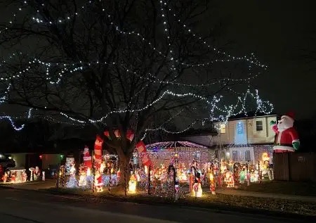 Blow Mold Nation, Christmas lights in Tinley Park, IL (photo 1)