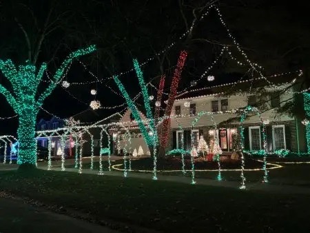 The Archway, Christmas lights in Naperville, IL (photo 1)