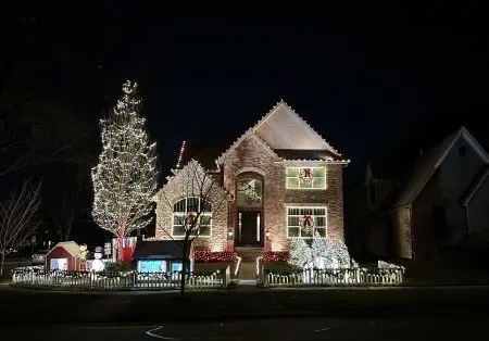 Goodwin Family Christmas Display, Christmas lights in Naperville, IL (photo 1)