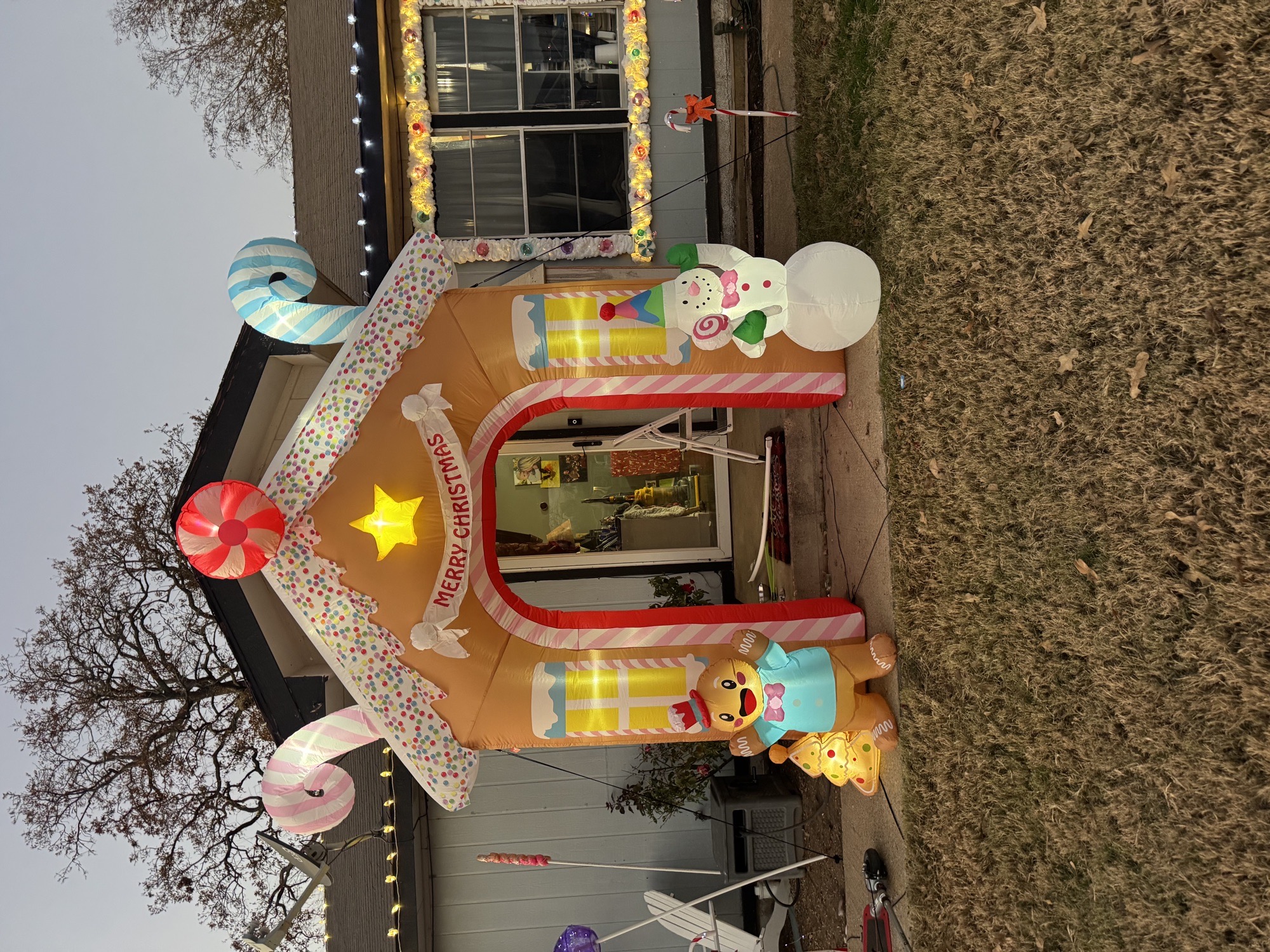 DIY Gingerbread House, Christmas lights in Tool, TX (photo 4)