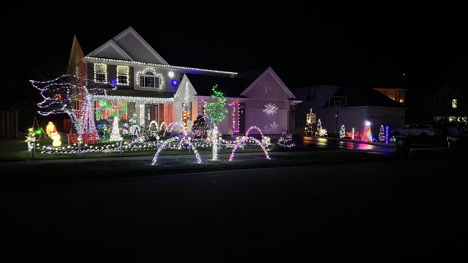 The Holidays on Hackney, Christmas lights in Oswego, IL (photo 1)
