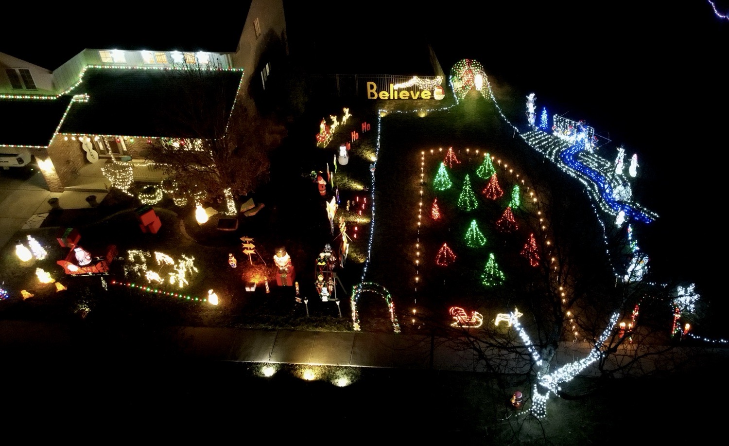 Lights By The Lateks, Christmas lights in Tinley Park, IL (photo 1)