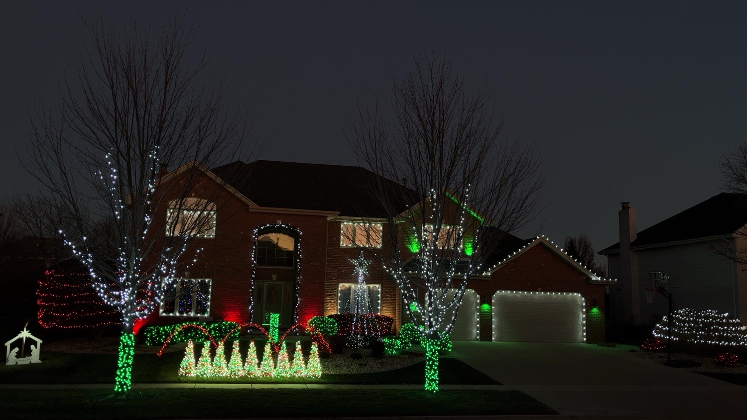 The Clary Show, Christmas lights in Frankfort, IL (photo 1)