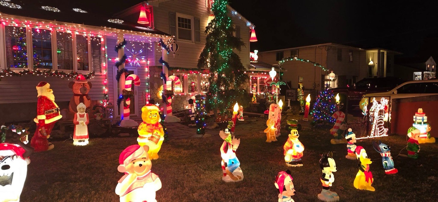 Classic christmas, Christmas lights in Warminster, PA (photo 1)