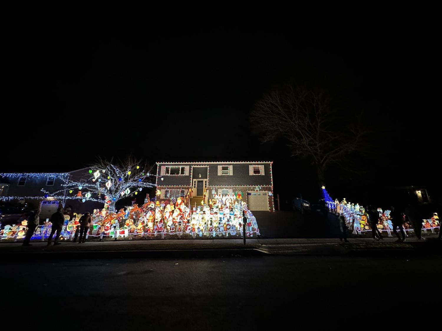 Kirk’s, Christmas lights in Aston, PA (photo 1)