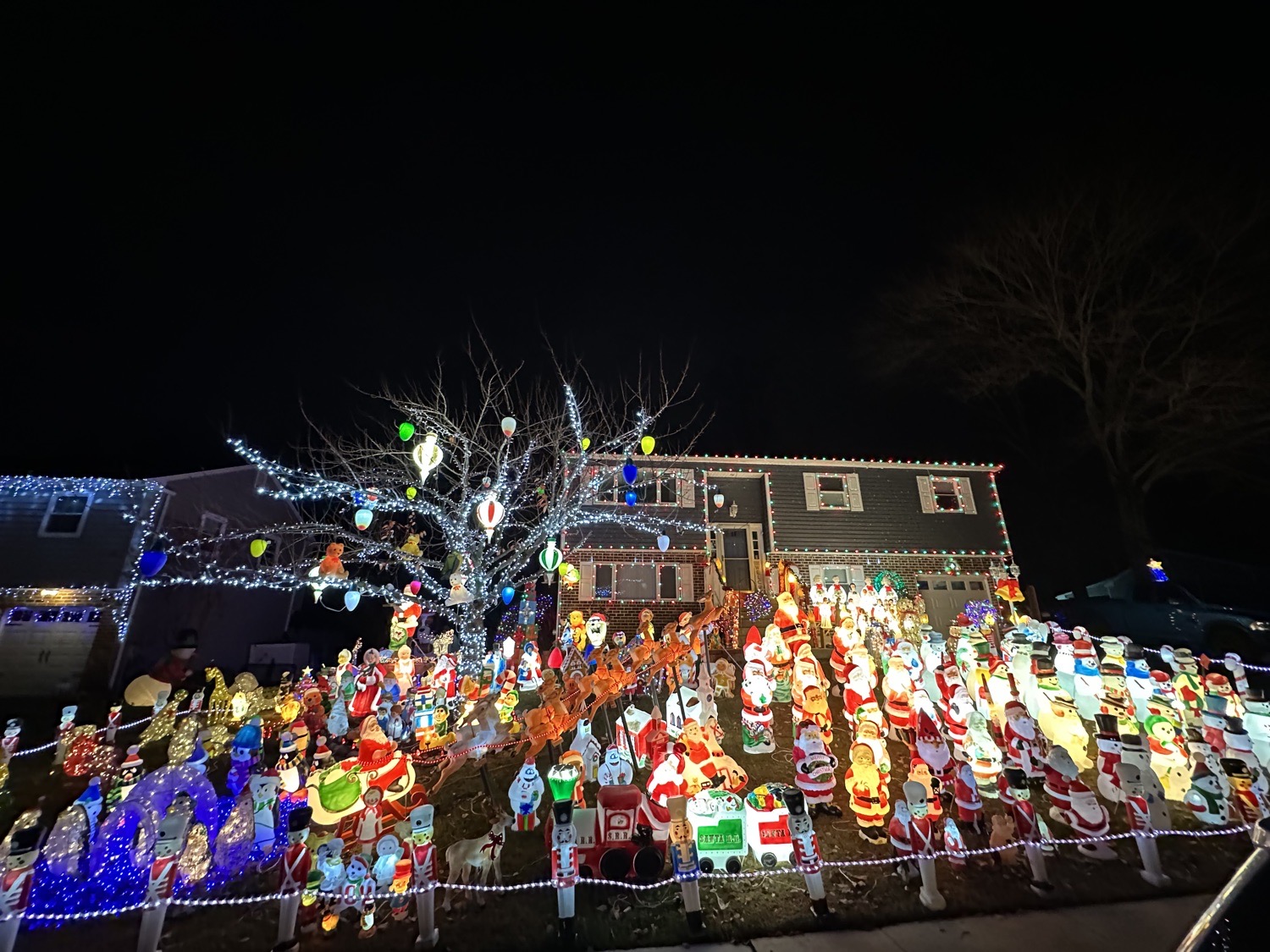Kirk’s, Christmas lights in Aston, PA (photo 2)