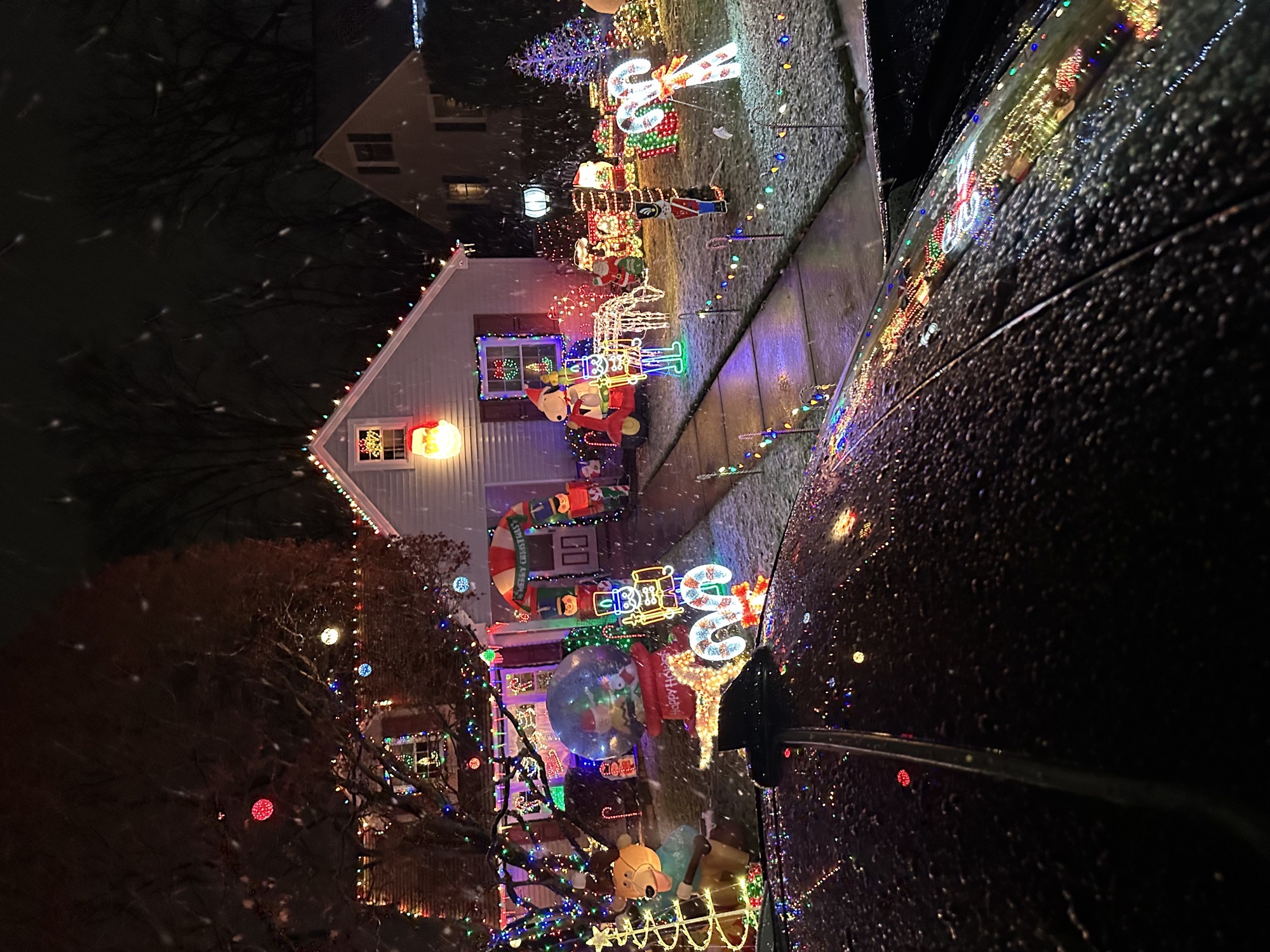 Mansion Ave, Christmas lights in Drexel Hill, PA (photo 1)