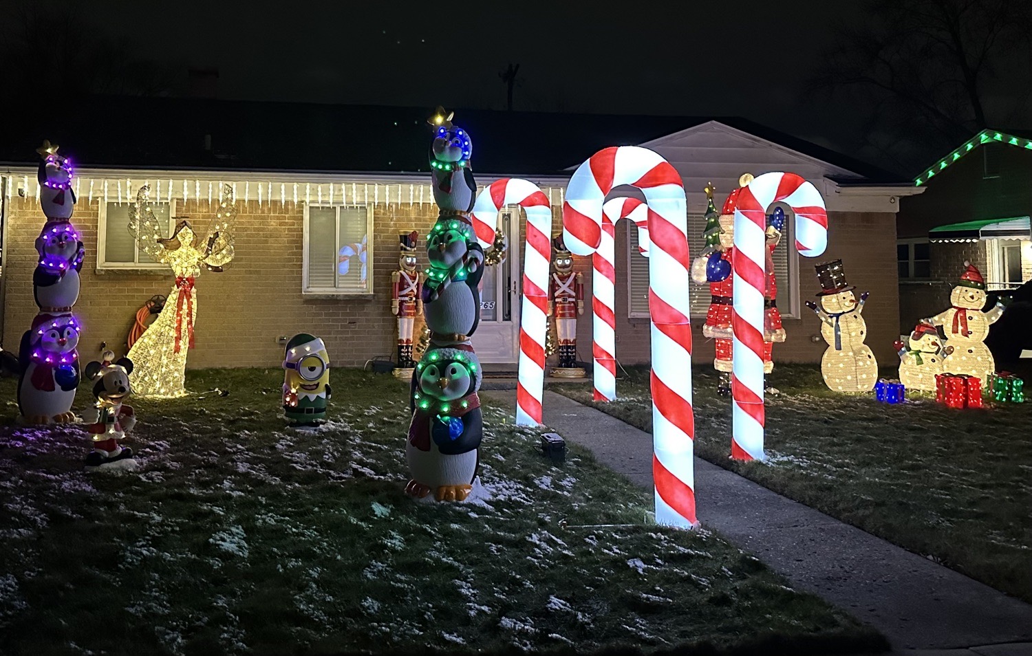 Fergusson Estate, Christmas lights in Westland, MI (photo 3)