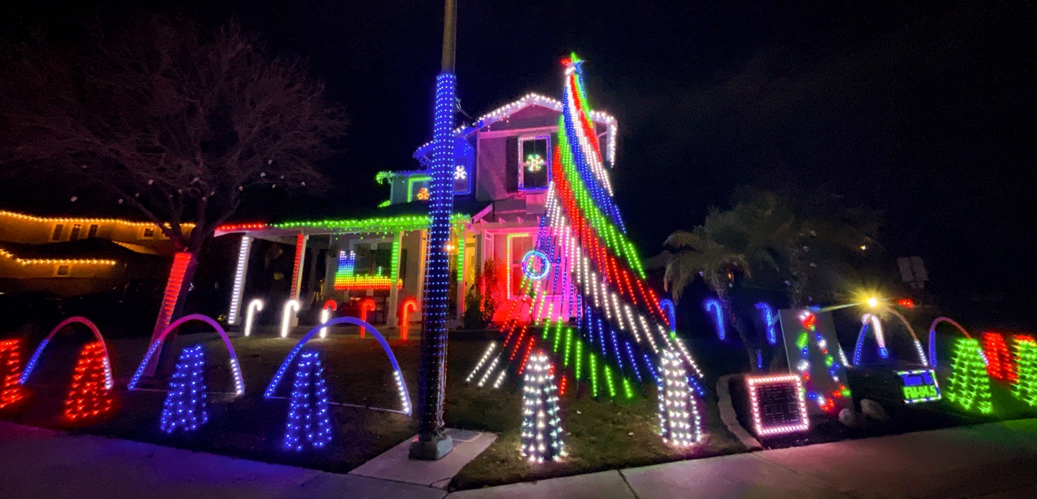 HolidayLights.Manor, Christmas lights in Tracy, CA (photo 1)