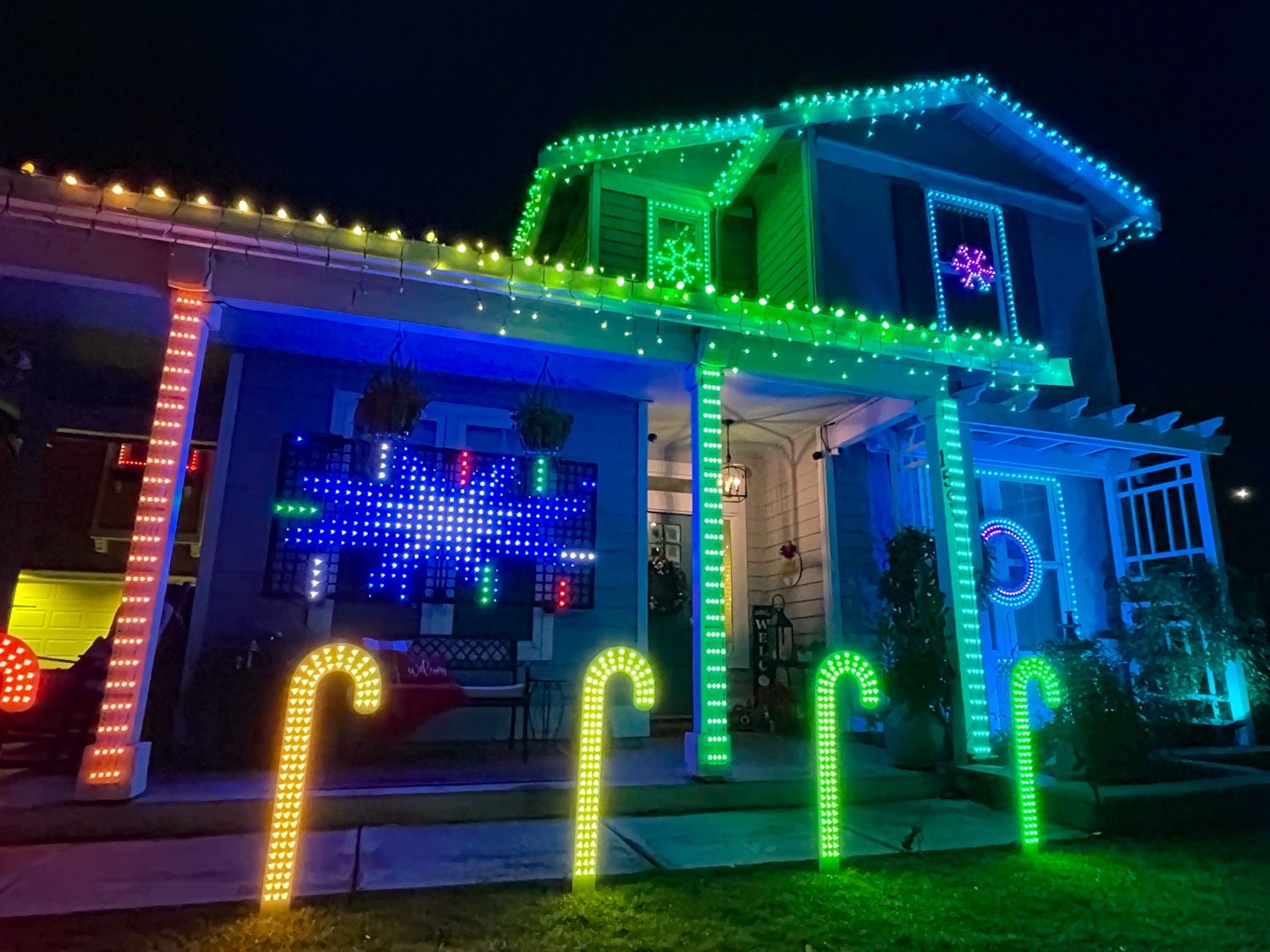 HolidayLights.Manor, Christmas lights in Tracy, CA (photo 5)