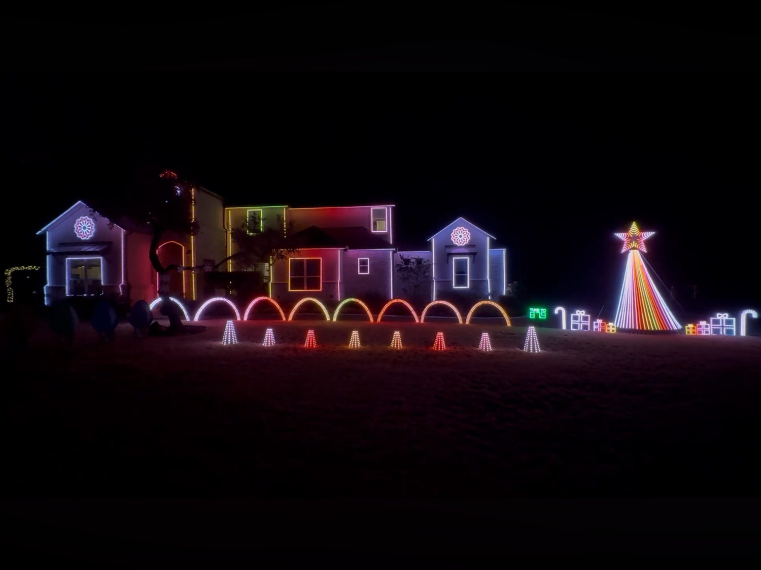 Lights Of Elm Ridge, Christmas lights in Leander, TX (photo 1)