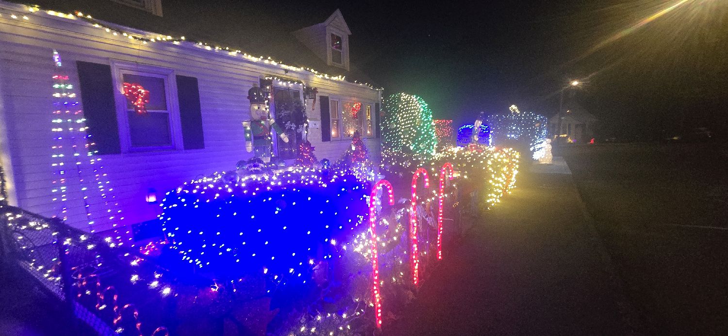 Houghs neck Christmas 2024, Christmas lights in Quincy, MA (photo 2)
