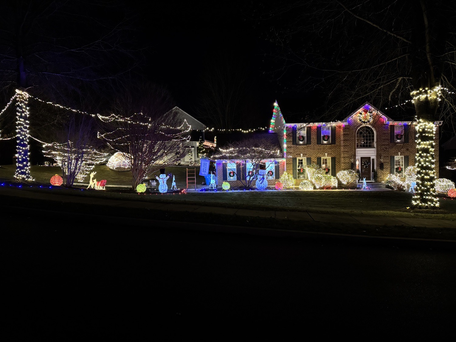 Frosty Fortress, Christmas lights in Glen Mills, PA (photo 1)