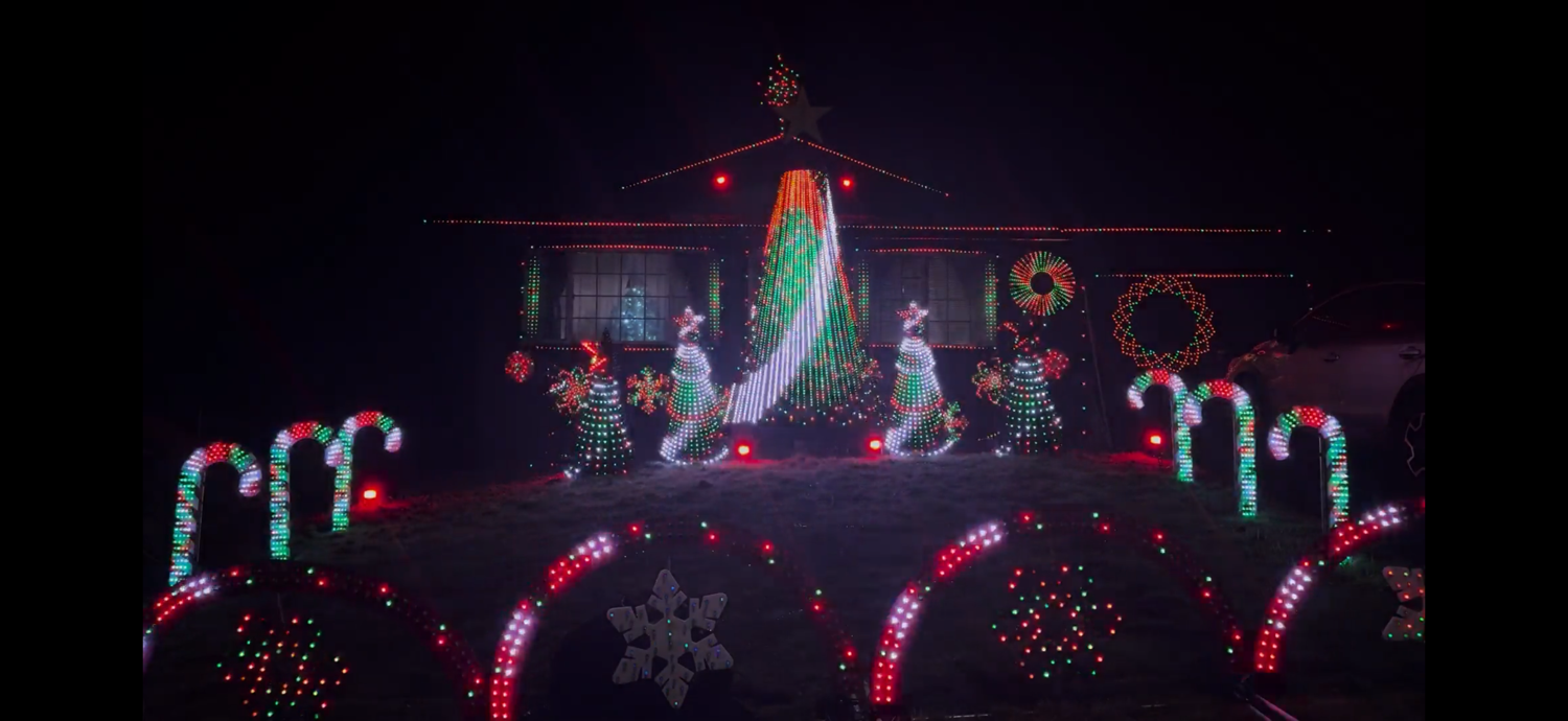 Lights On Fremont, Christmas lights in Selah, WA (photo 1)