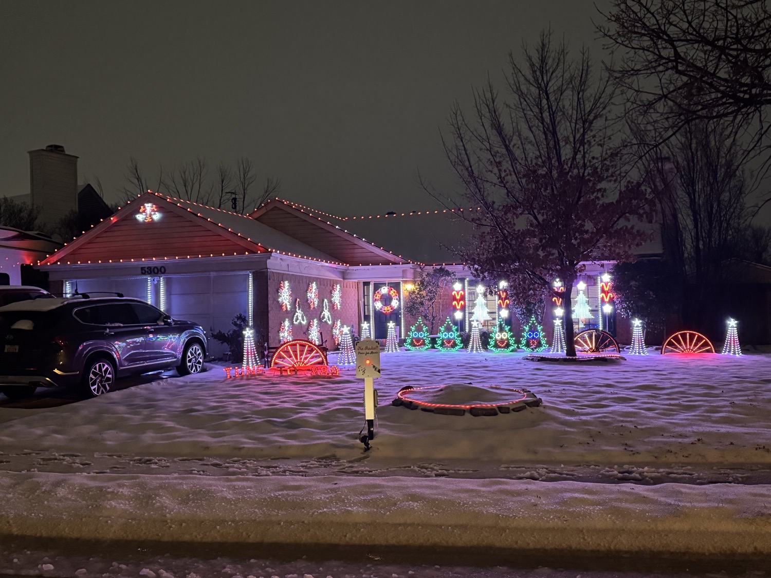 Lights On Buckner, Christmas lights in Flower Mound, TX (photo 1)