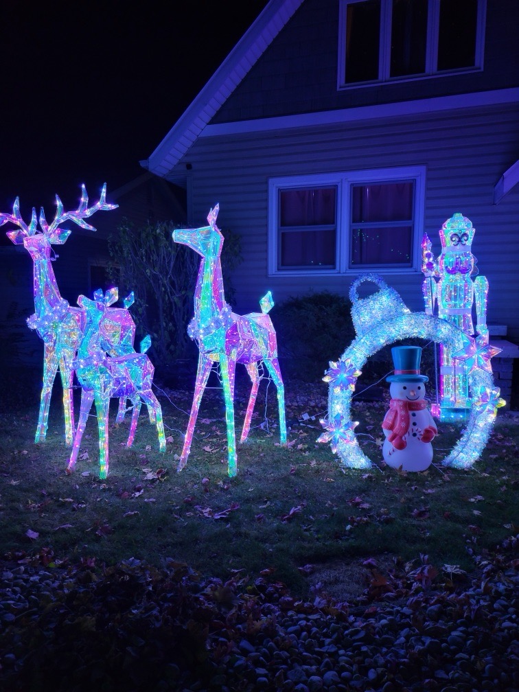 Slusses’ Holiday House, Christmas lights in Peru, IN (photo 5)