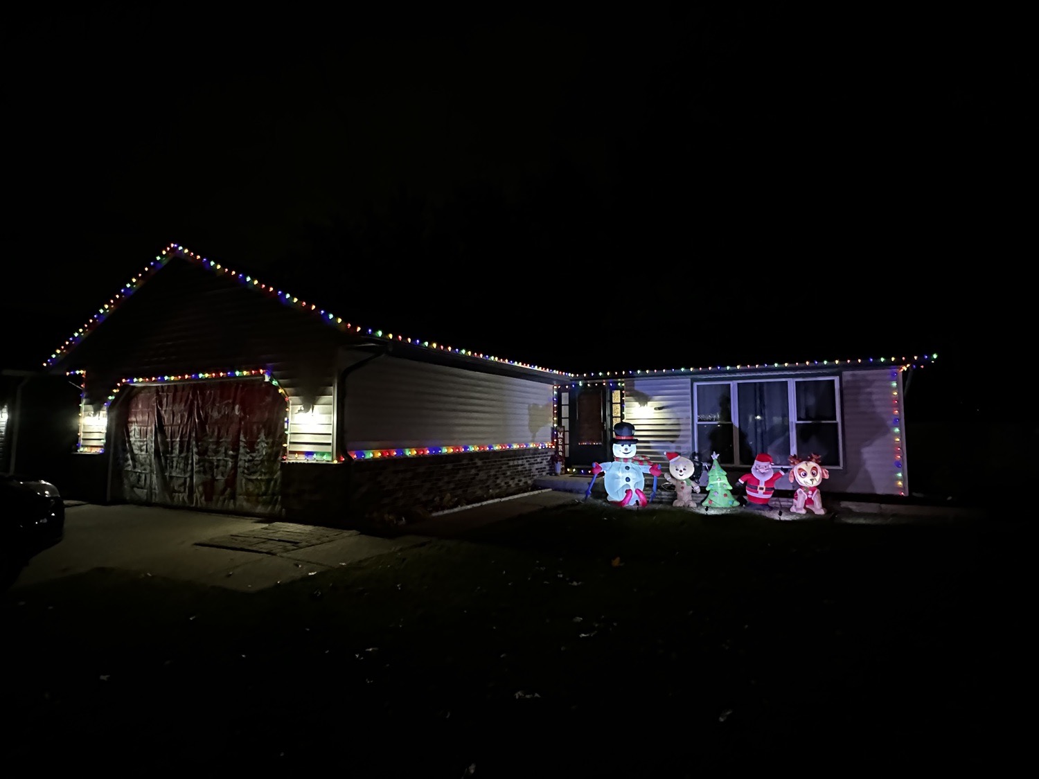 Hailey’s Christmas Guys, Christmas lights in Streamwood, IL (photo 3)