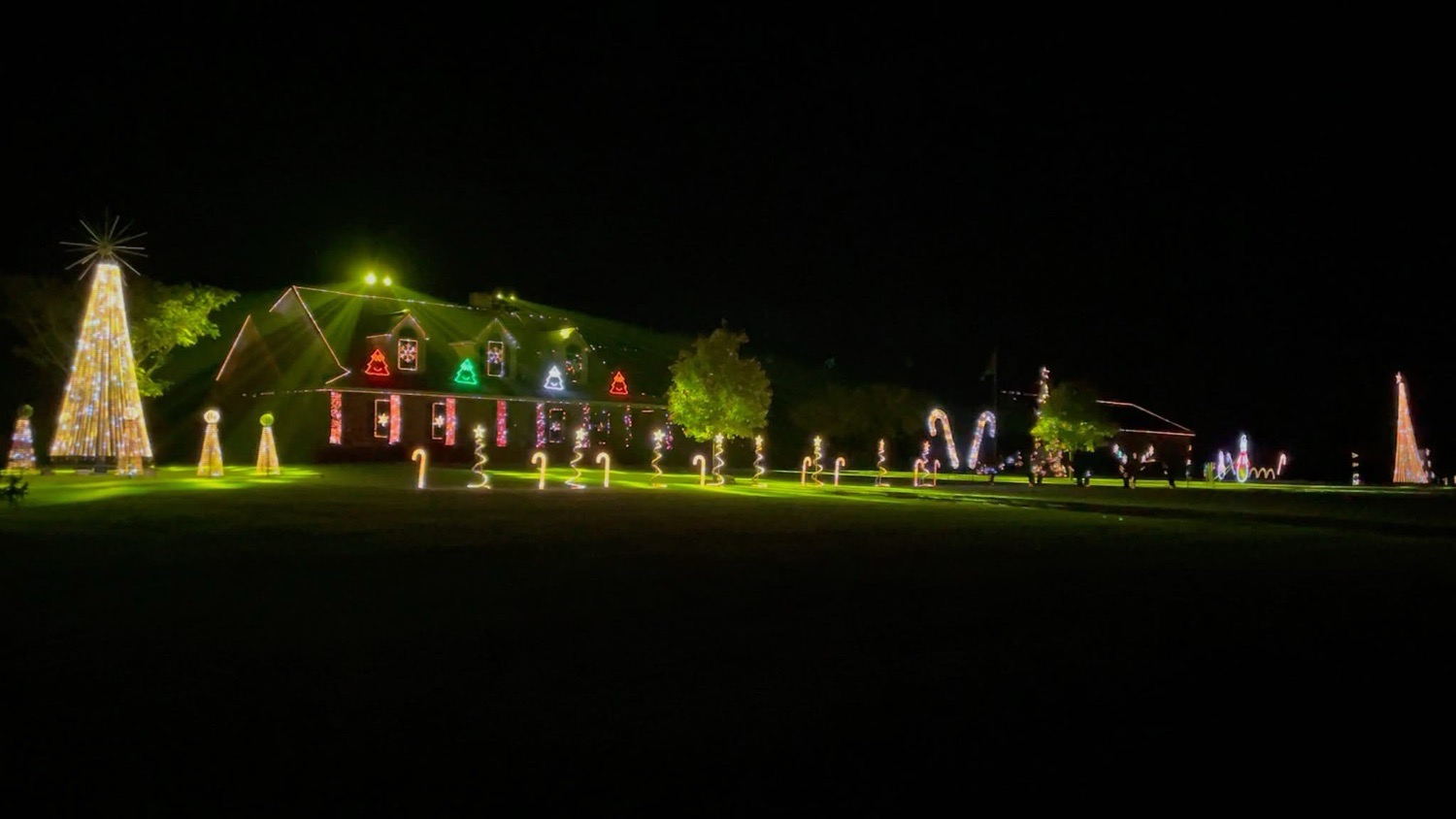 Schatz Christmas Light Show, Christmas lights in Harrington, DE (photo 2)